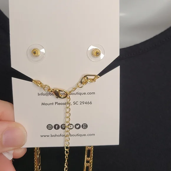 NWT Gold 3-Tiered Necklace/Studs Set - Picture 5 of 5